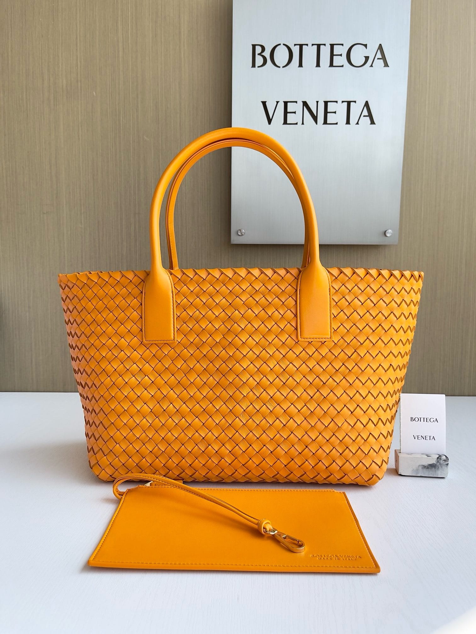 Cabat 48cm Bottega Veneta 608810.25