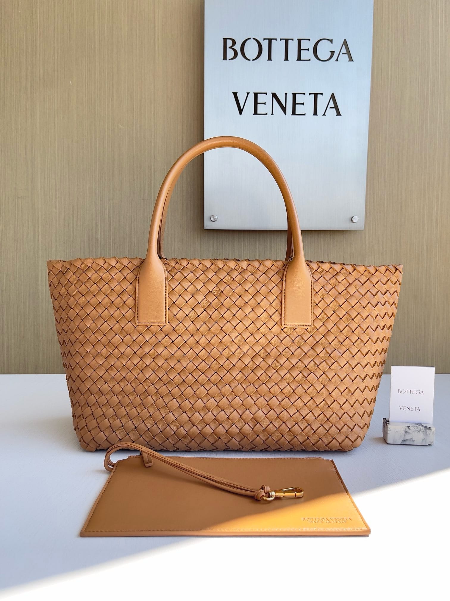 Cabat 48cm Bottega Veneta 608810.26