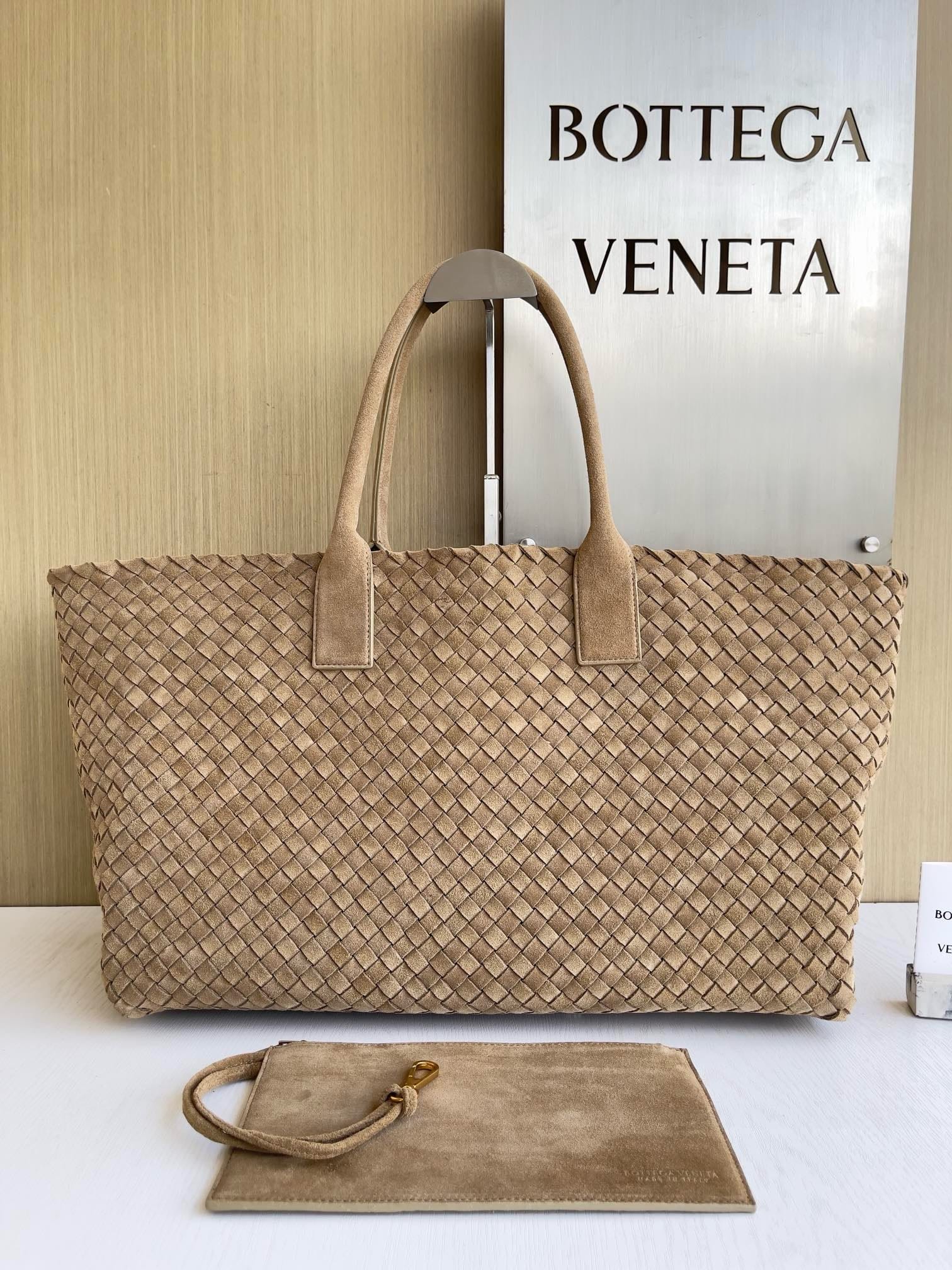 Cabat 51cm Bottega Veneta 608811.14