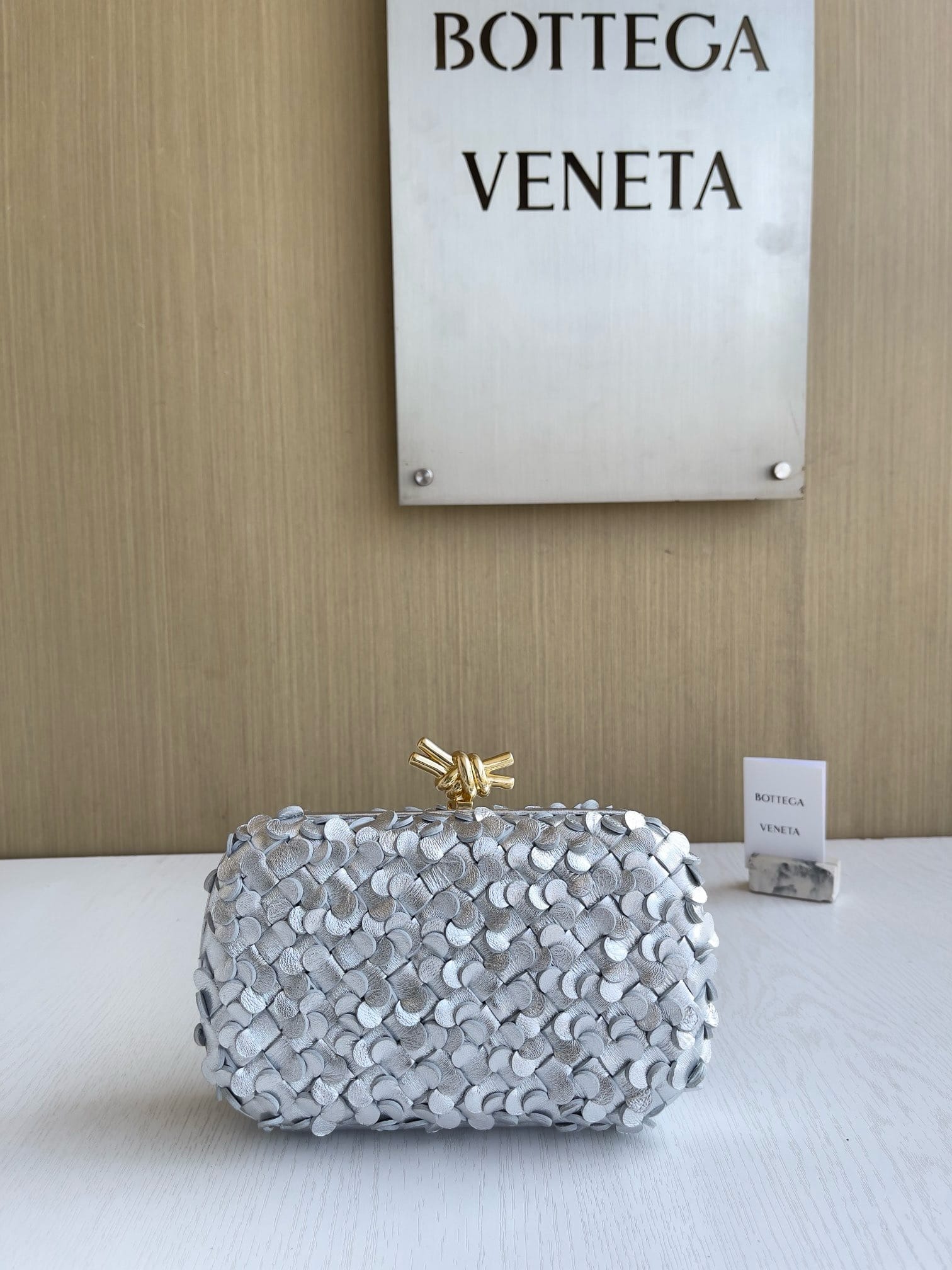 Knot Bottega Veneta 717622.11