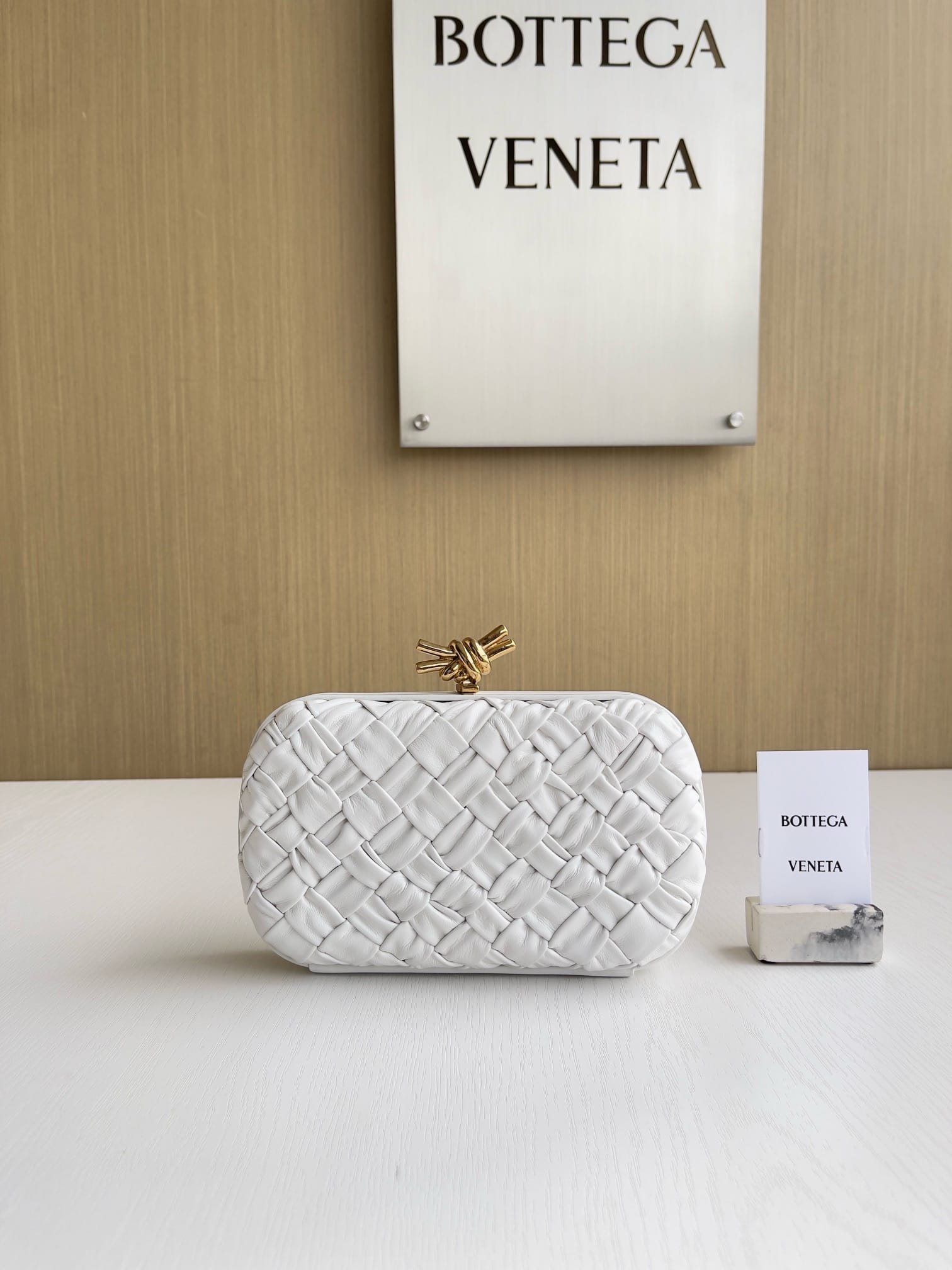 Knot Bottega Veneta 717622.462s