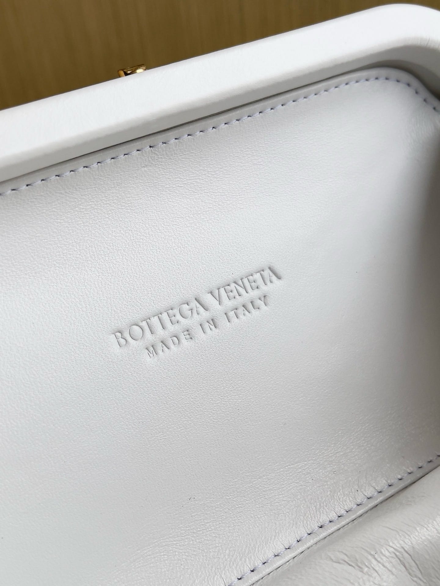 Knot Bottega Veneta 717622.462s