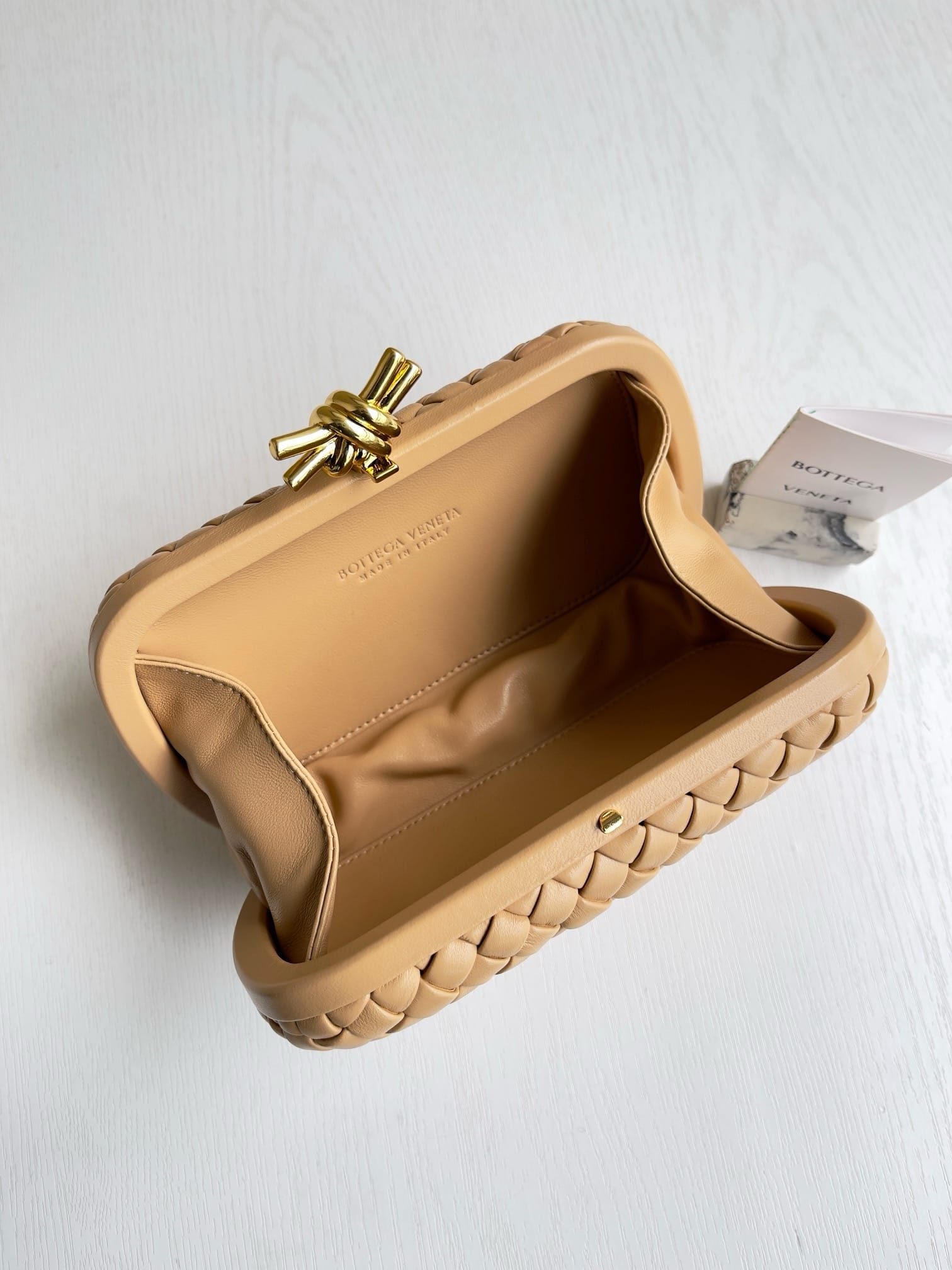 Knot Bottega Veneta 717622.24