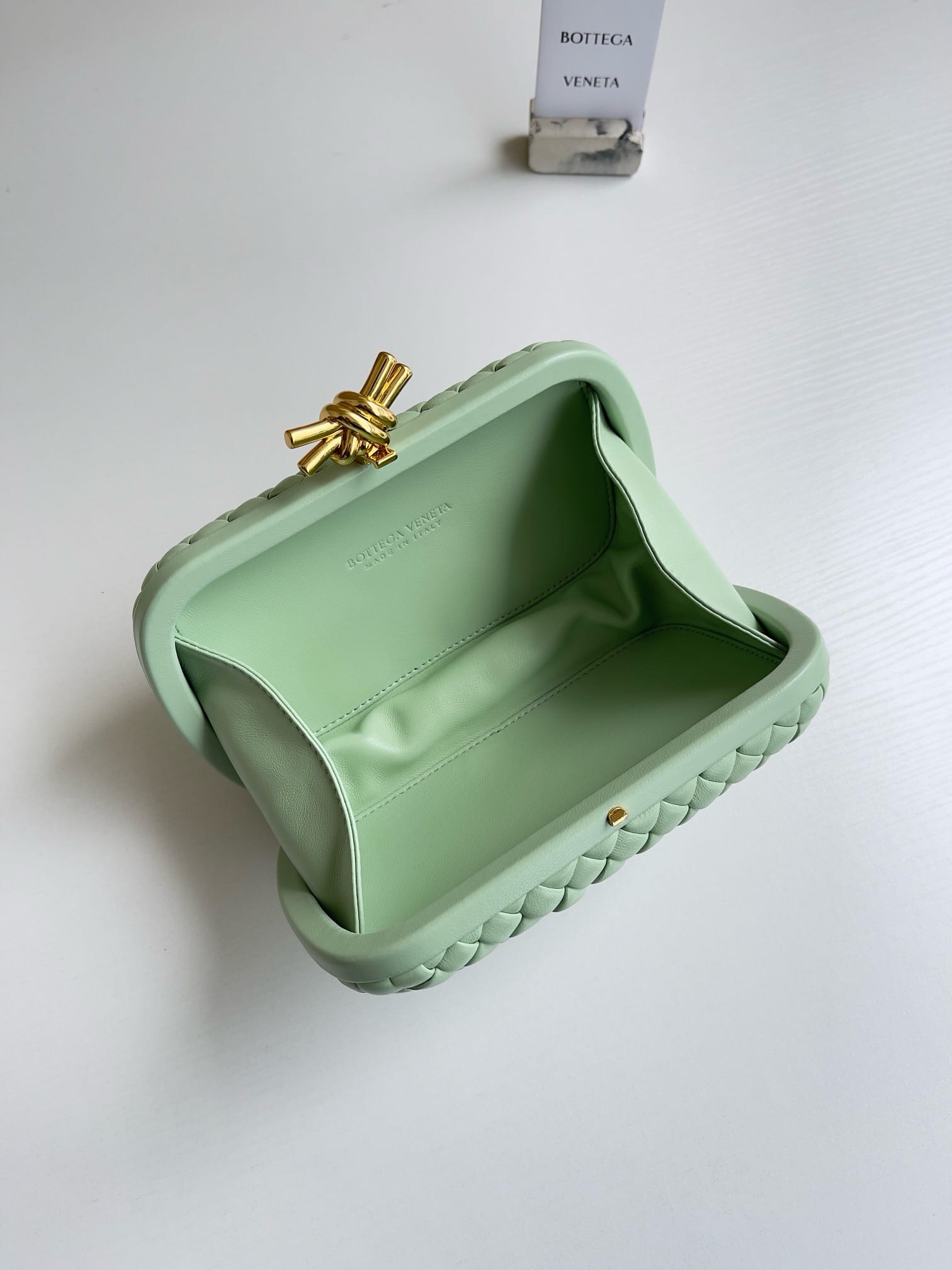 Knot Bottega Veneta 717622.345