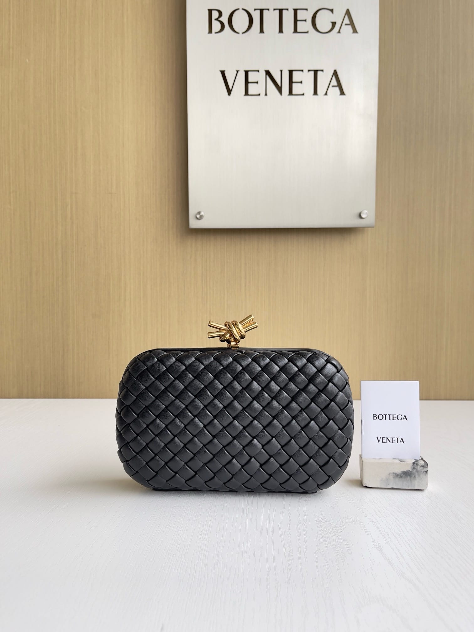 Knot Bottega Veneta 717622.35