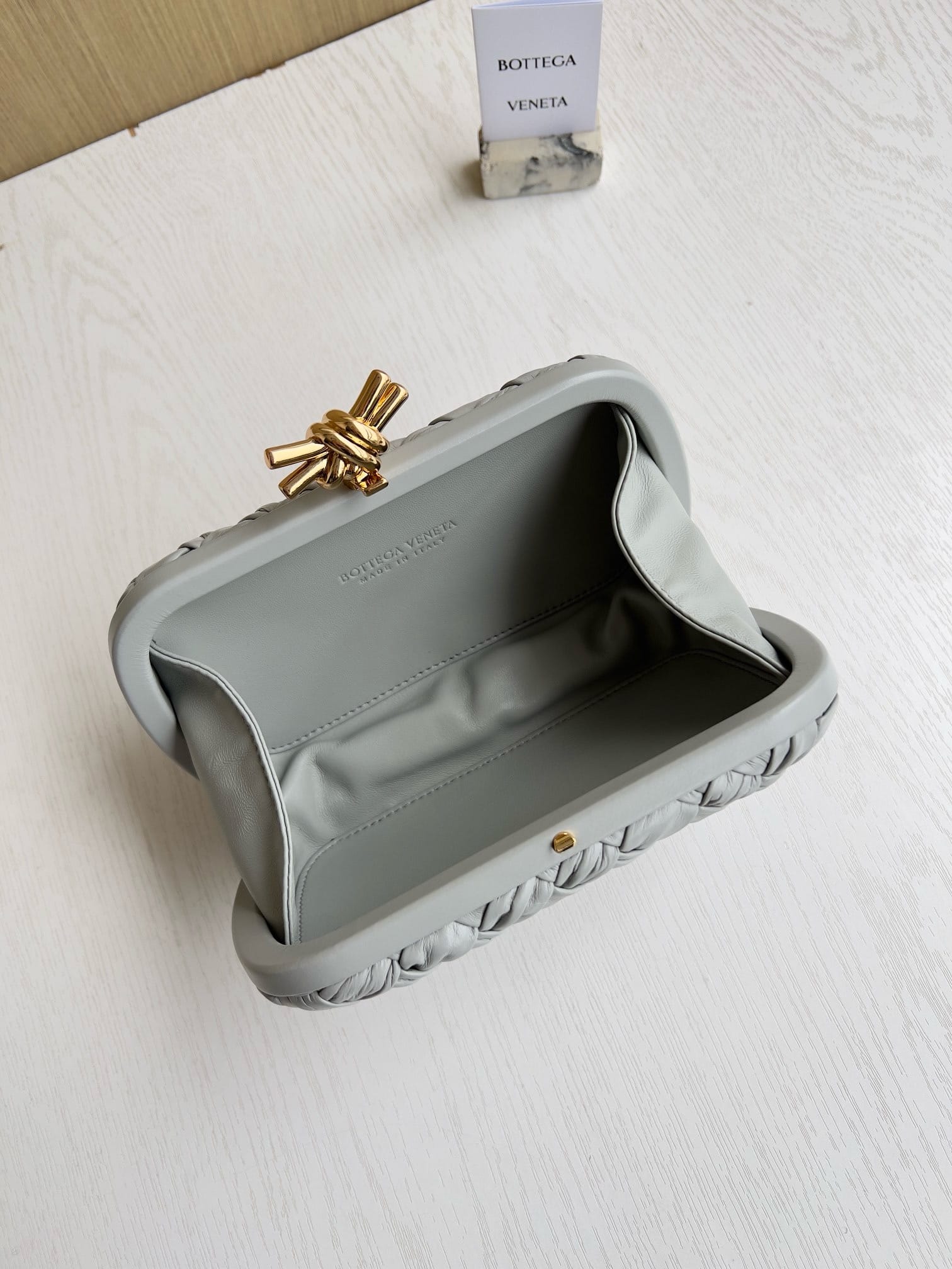 Knot Bottega Veneta 717622.36