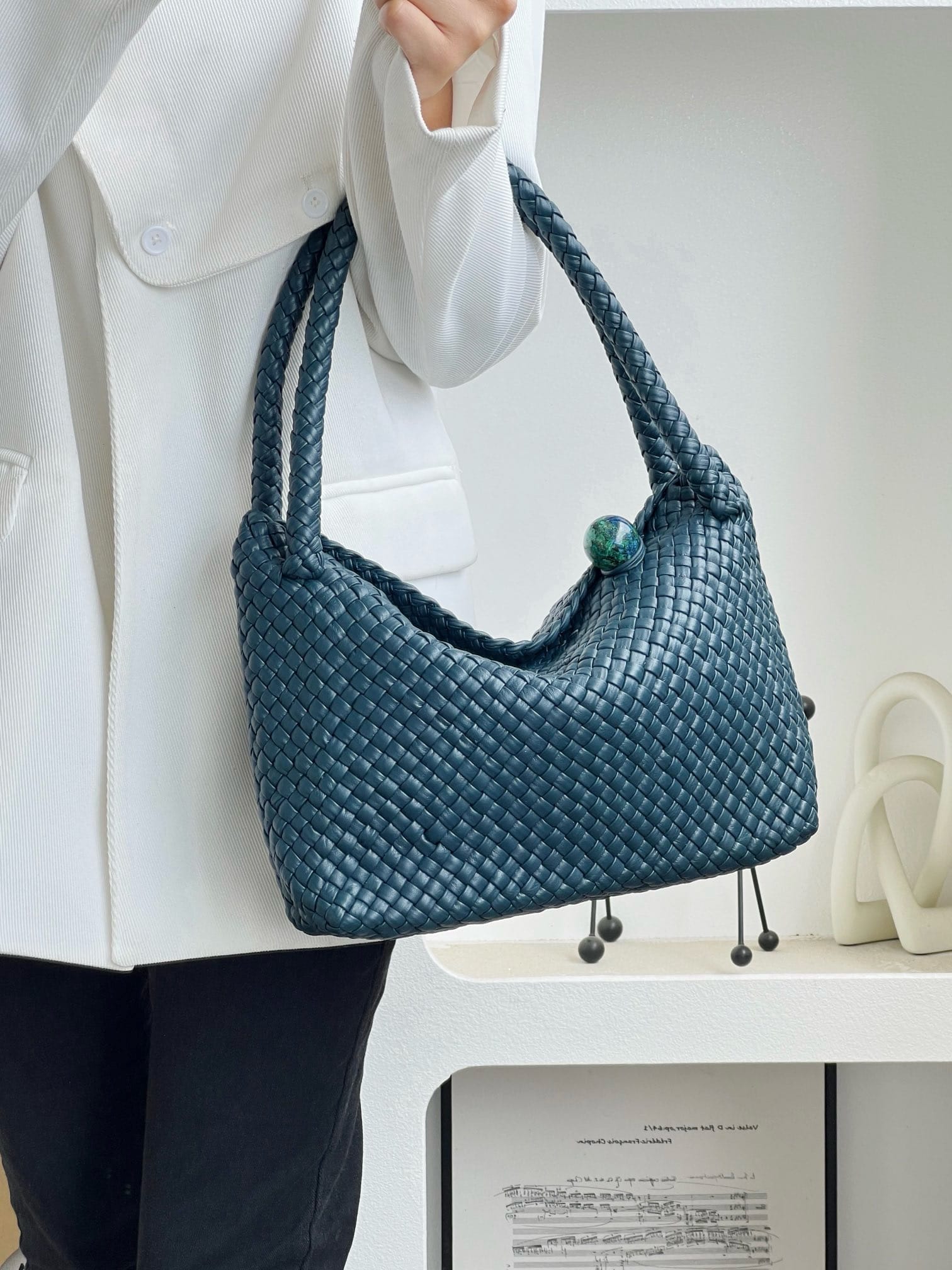 Tosca 27cm Bottega Veneta 716974.9