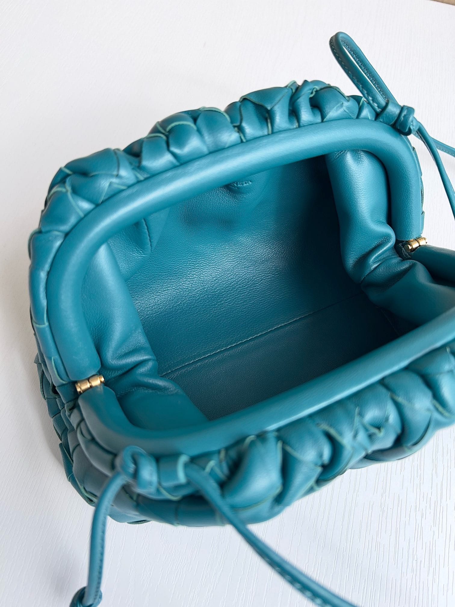 Pouch Bottega Veneta 585822.3