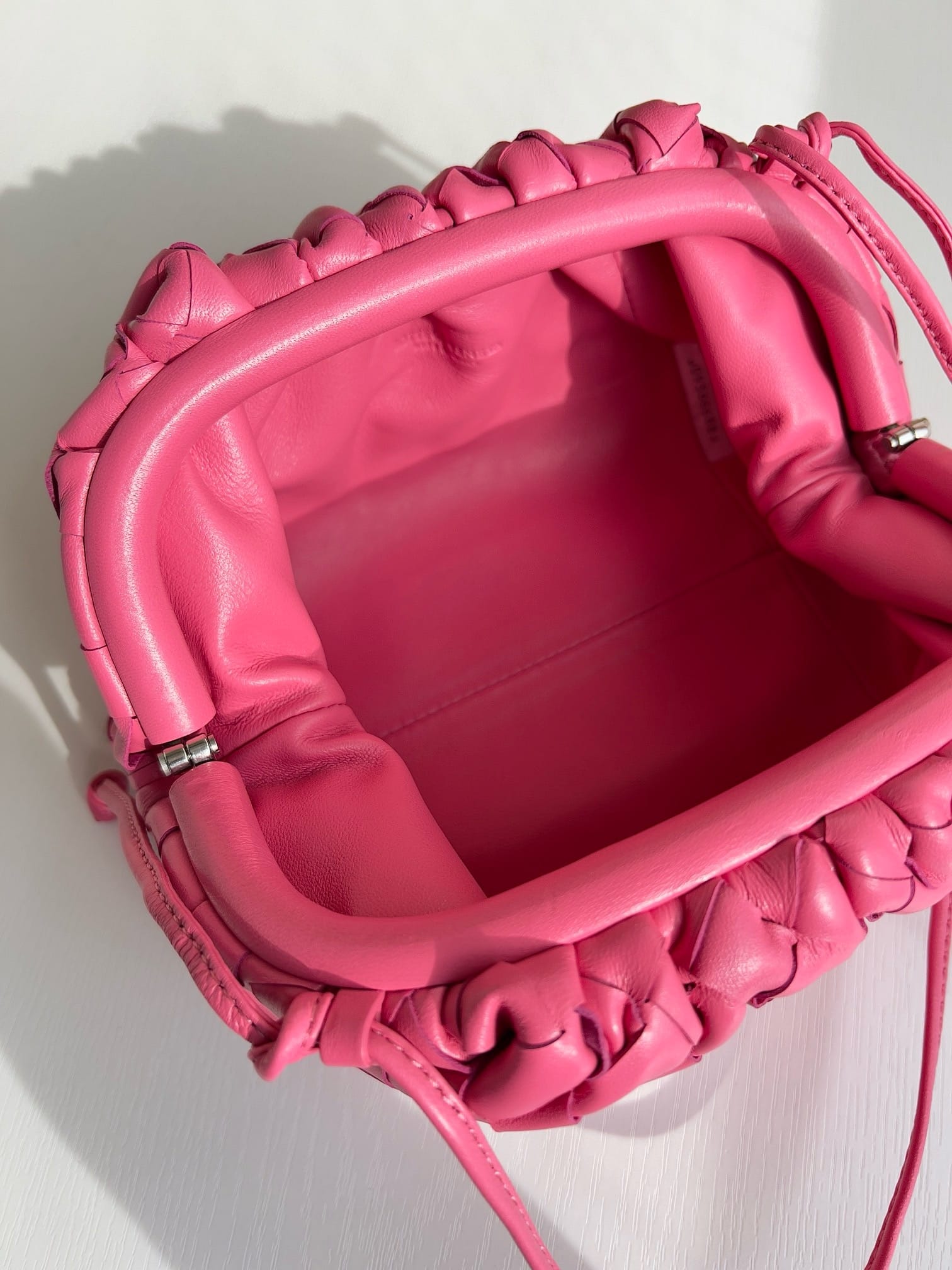 Pouch Bottega Veneta 585822.5