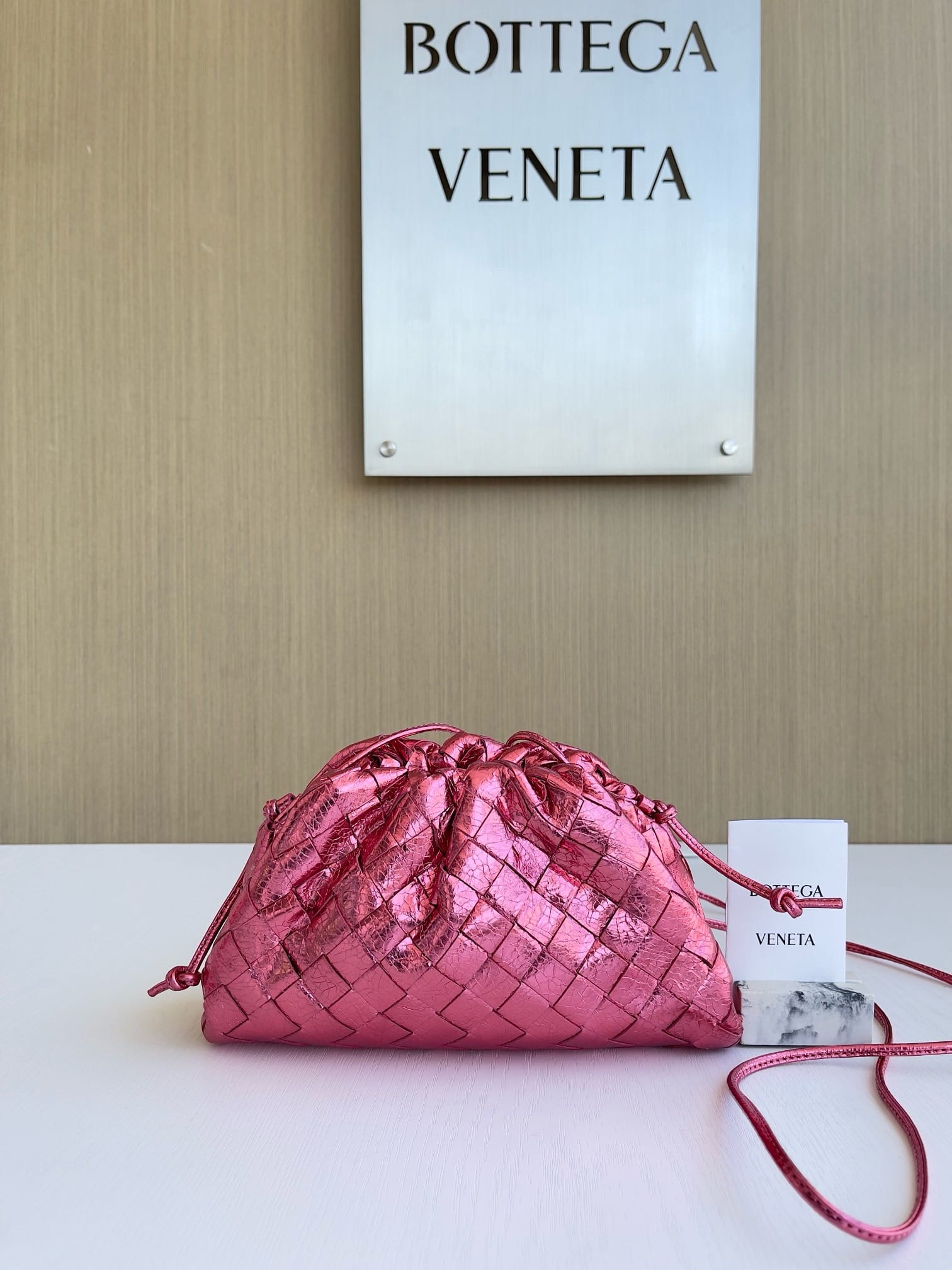 Pouch Bottega Veneta 585822.9