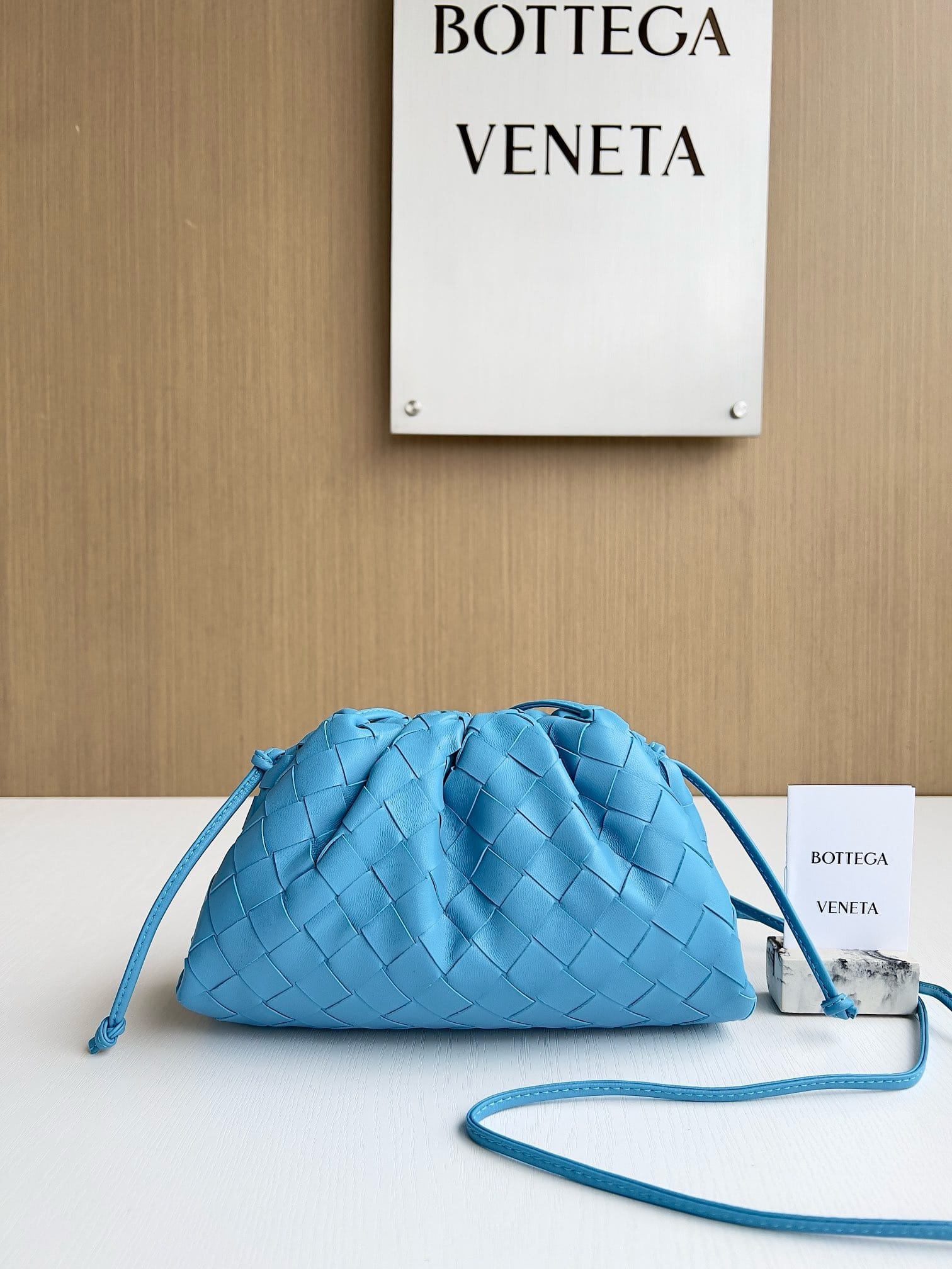 Pouch Bottega Veneta 585822.13