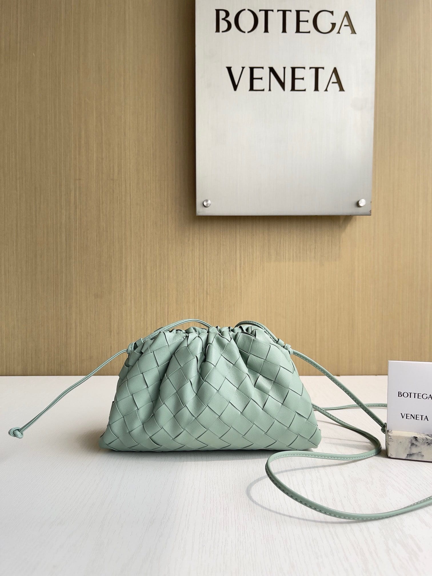 Pouch Bottega Veneta 585822.17