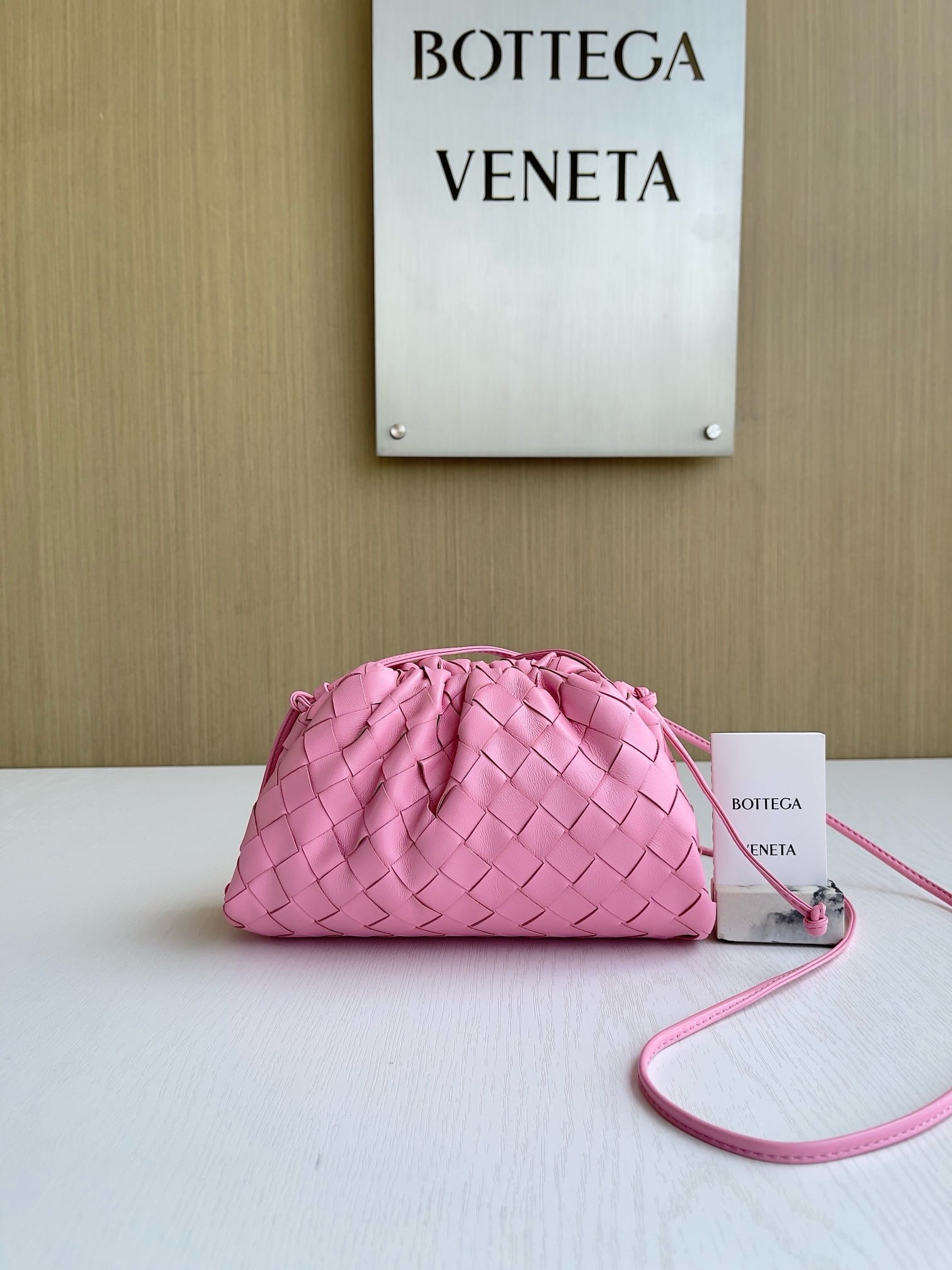 Pouch Bottega Veneta 585822.8375