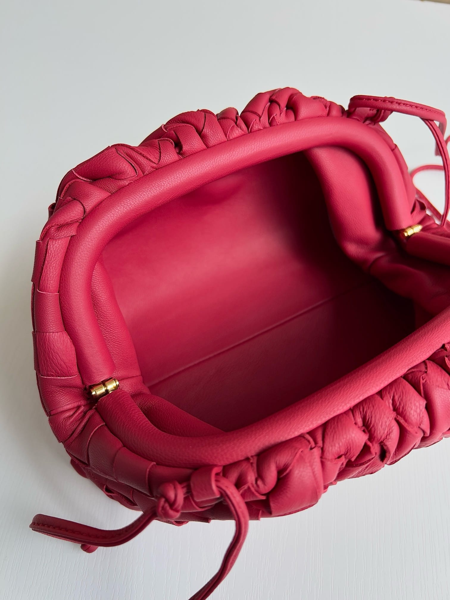 Pouch Bottega Veneta 585822.397c