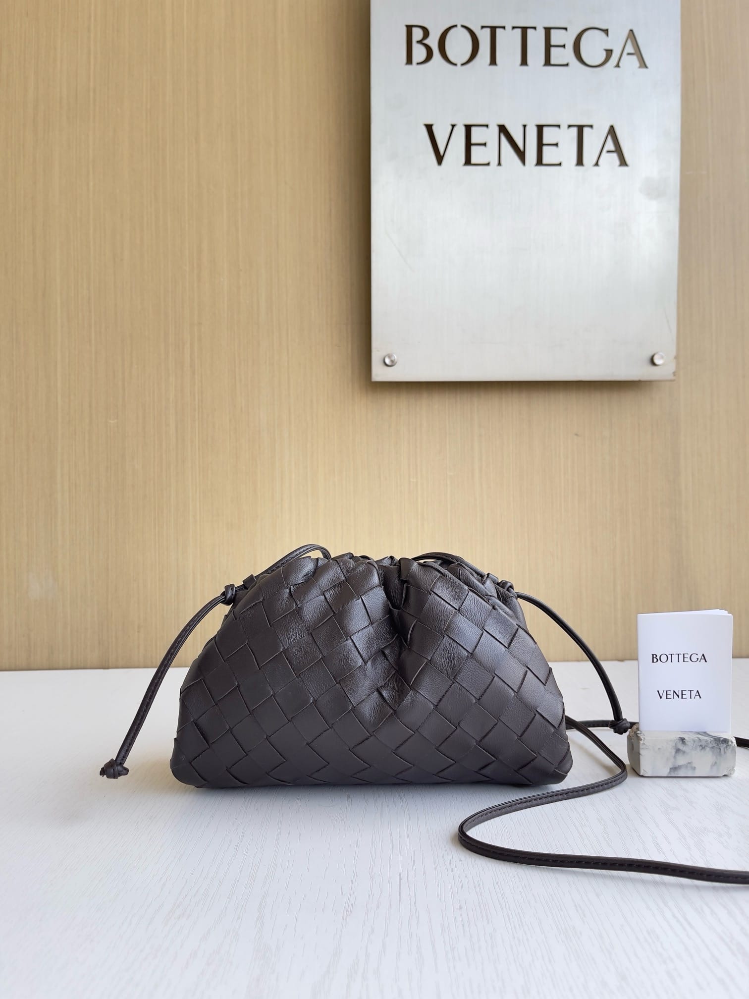 Pouch Bottega Veneta 585822.24