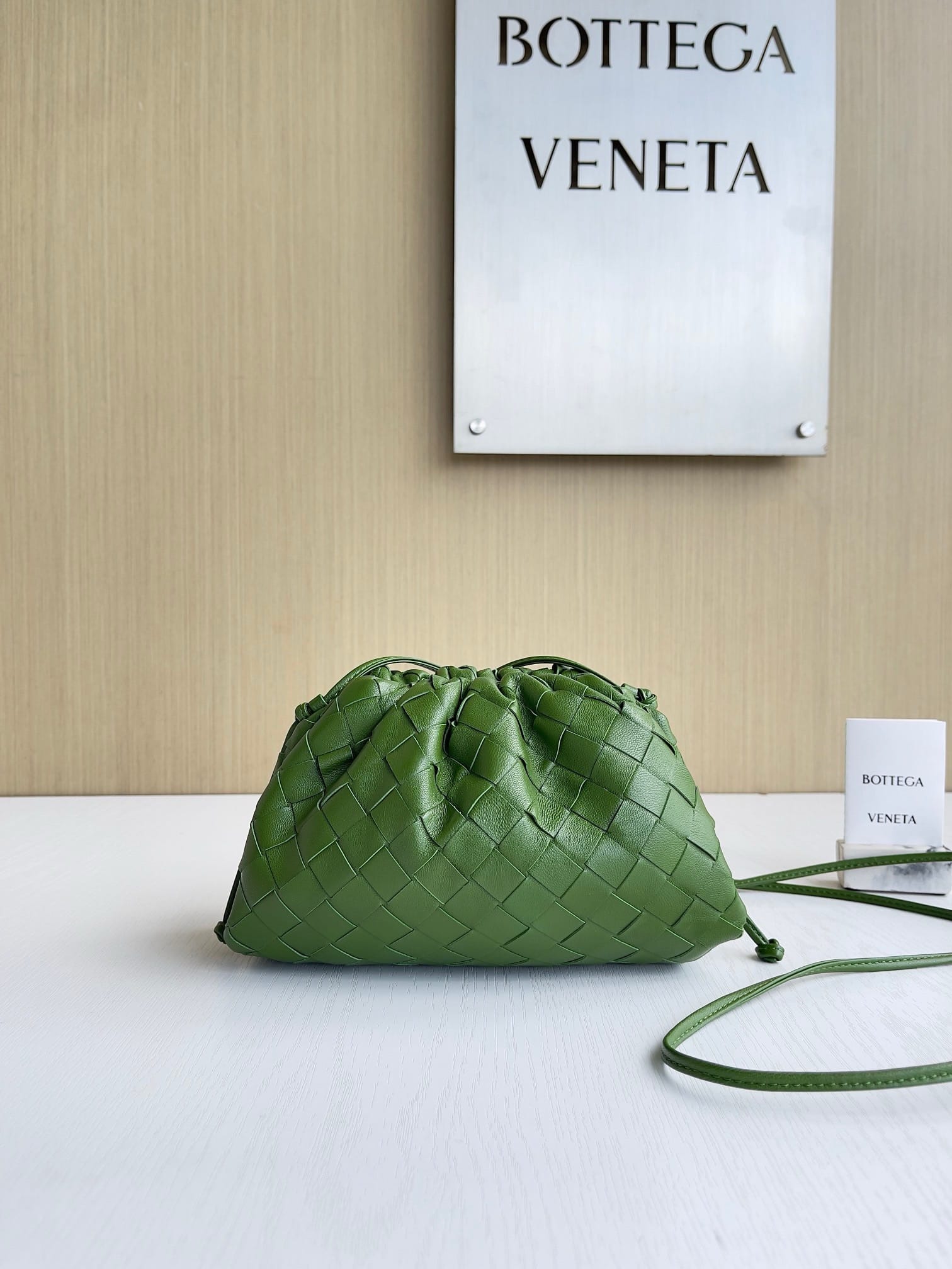 Pouch Bottega Veneta 585822.27
