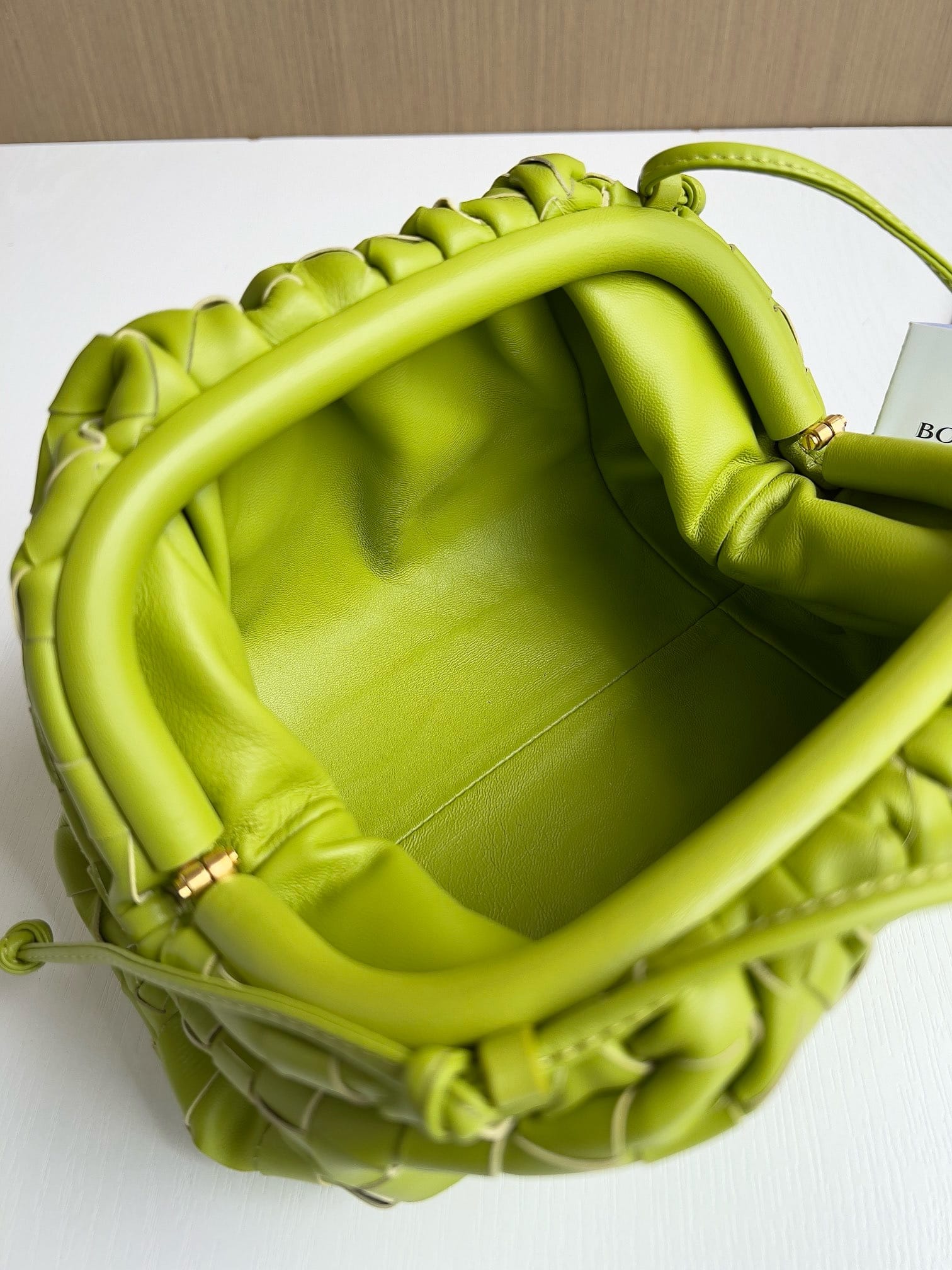 Pouch Bottega Veneta 585822.29