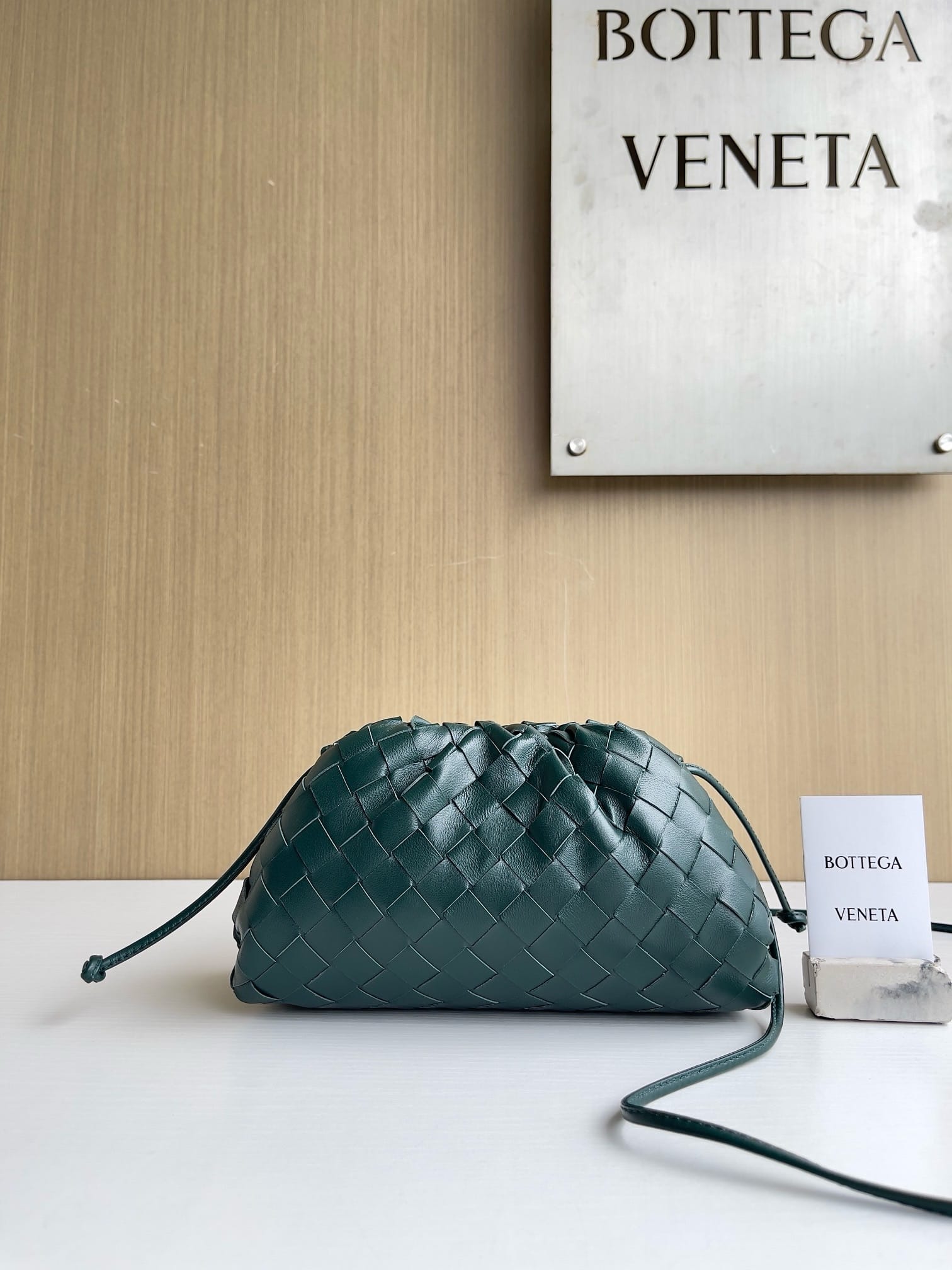 Pouch Bottega Veneta 585822.33