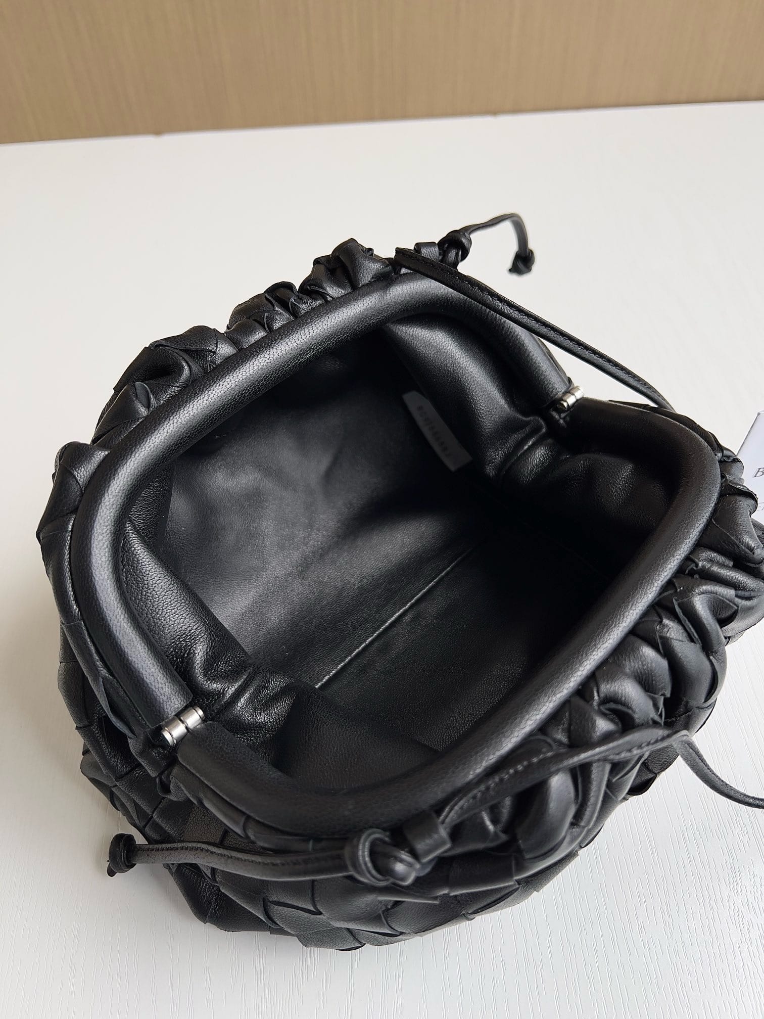 Pouch Bottega Veneta 585822.39