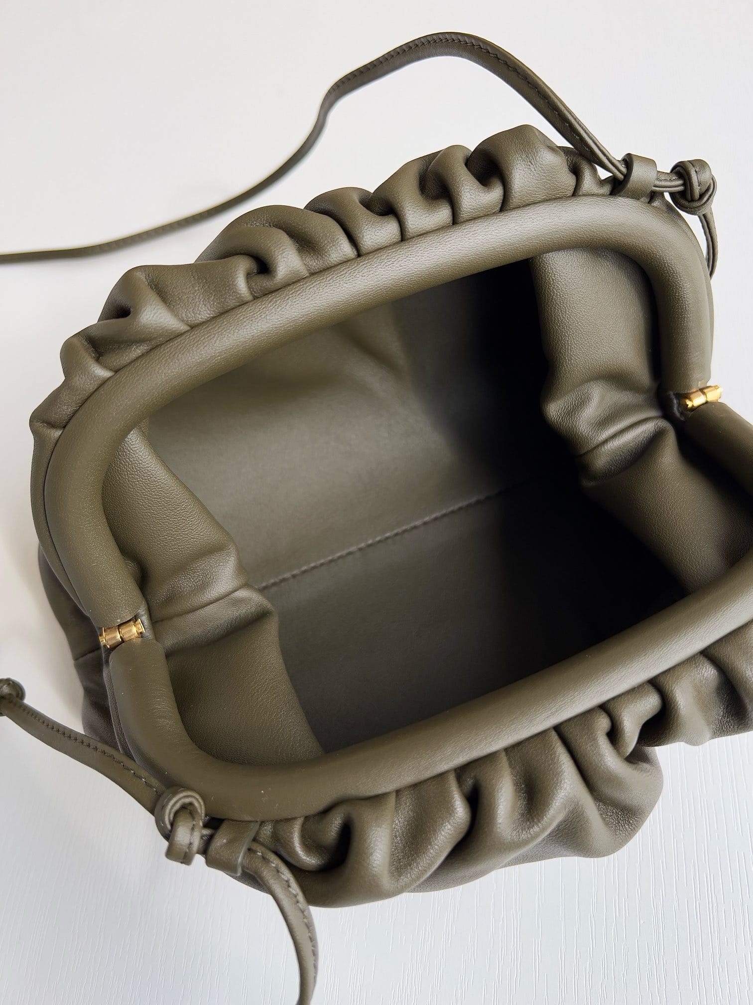 Pouch Bottega Veneta S585822.16