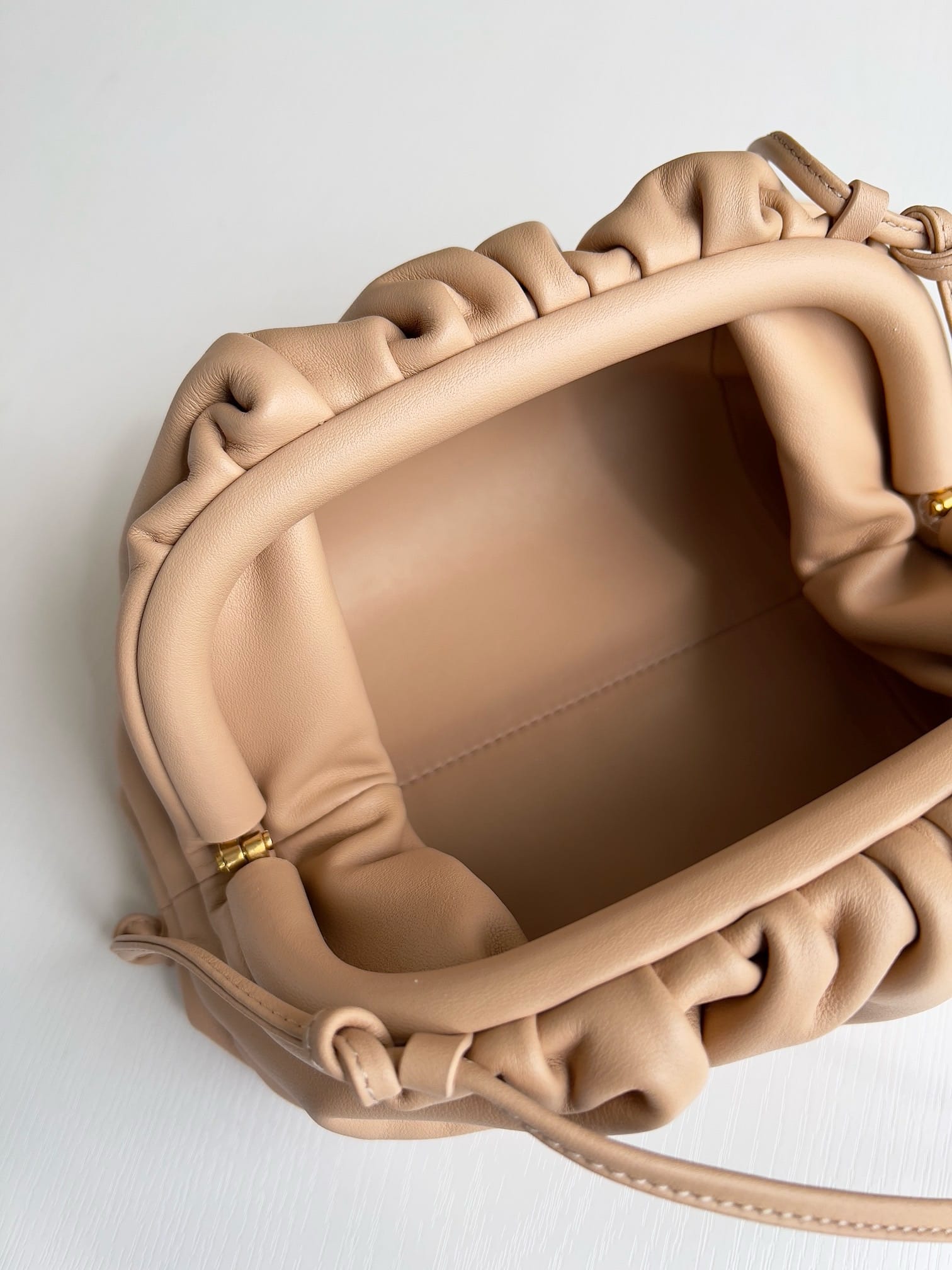 Pouch Bottega Veneta S585822.19