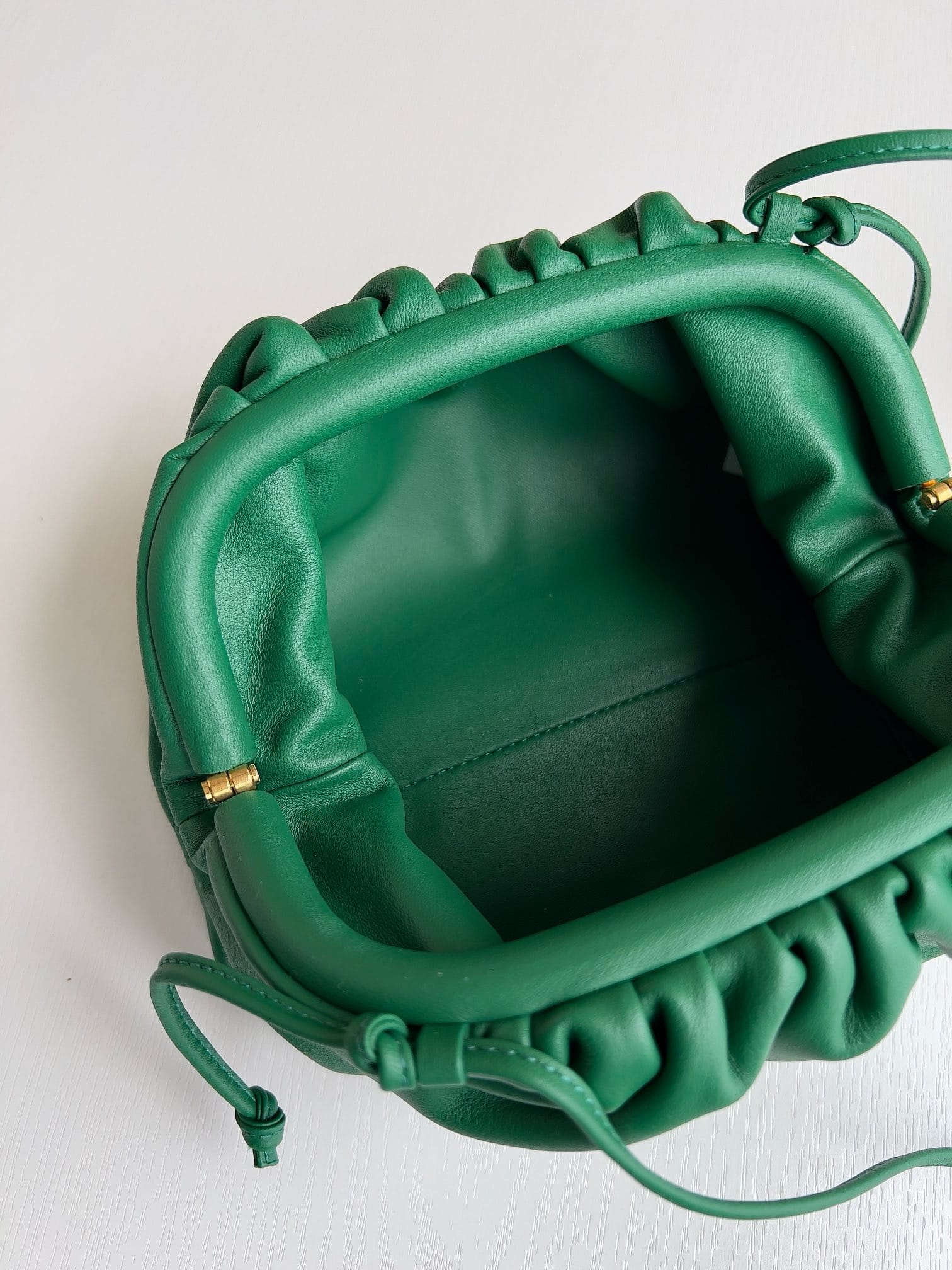 Pouch Bottega Veneta S585822.22