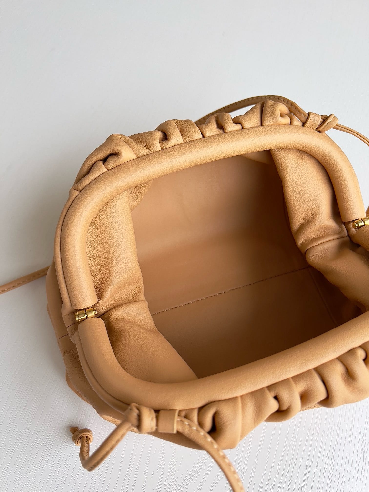 Pouch Bottega Veneta S585822.38