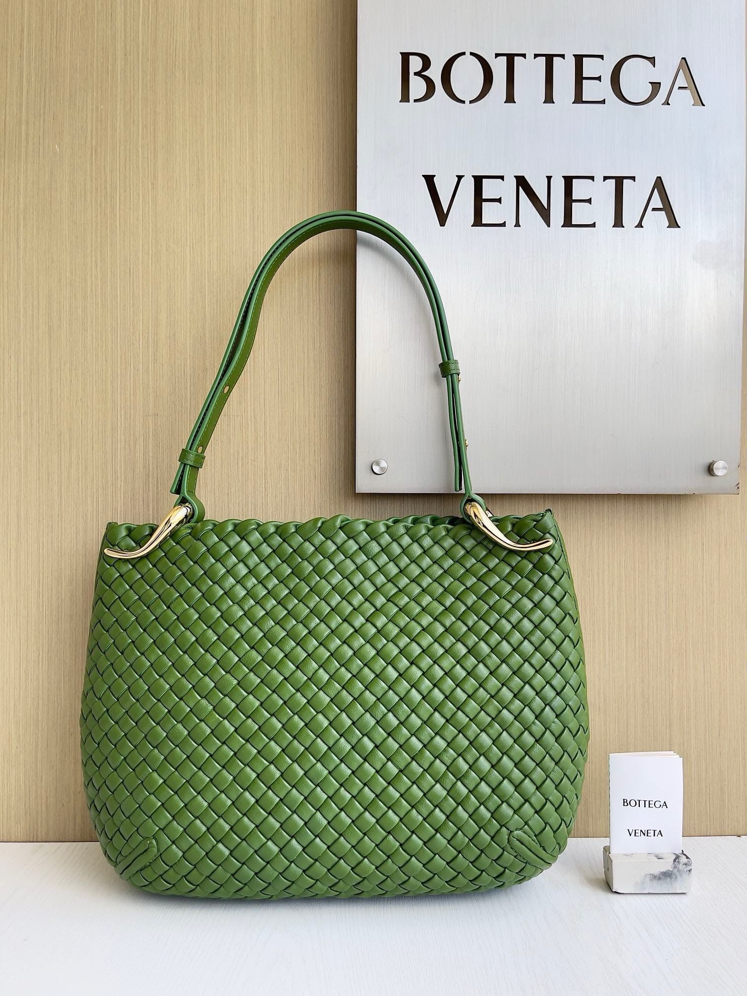 Clicker 36cm Bottega Veneta 730969.4