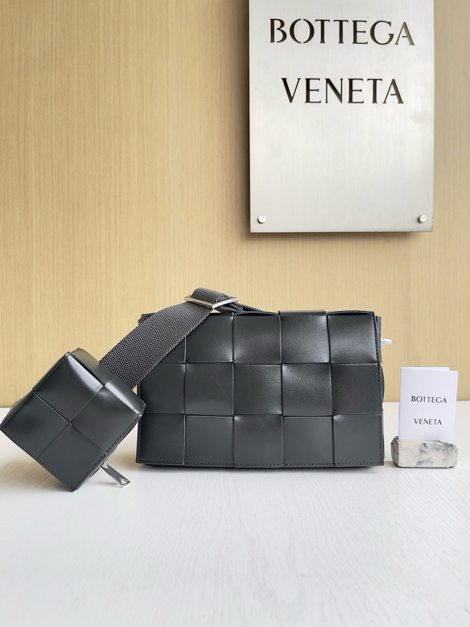 Cassette 23ss Bottega Veneta 741777.7