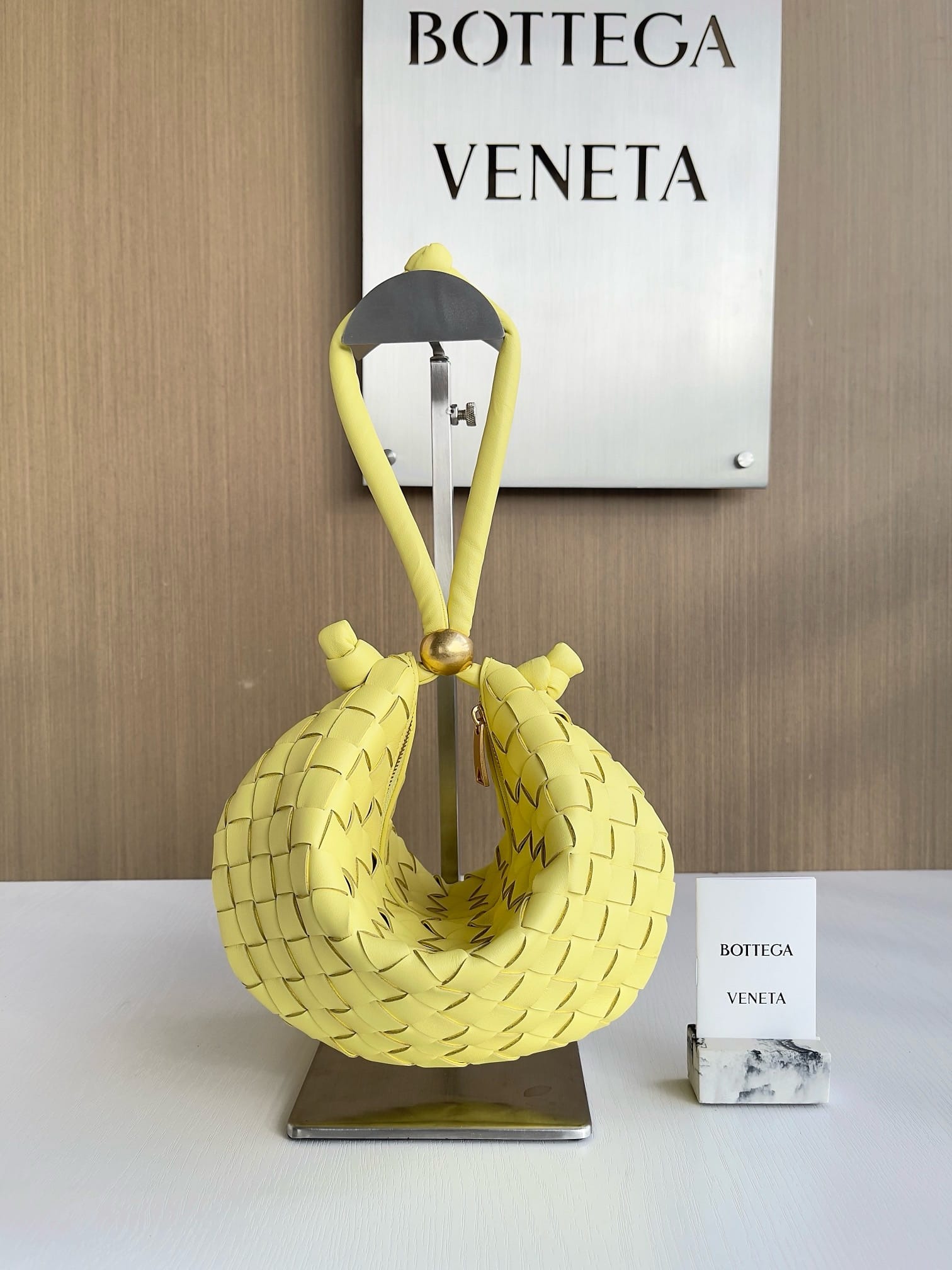 Turn 29cm Bottega Veneta 701023.3