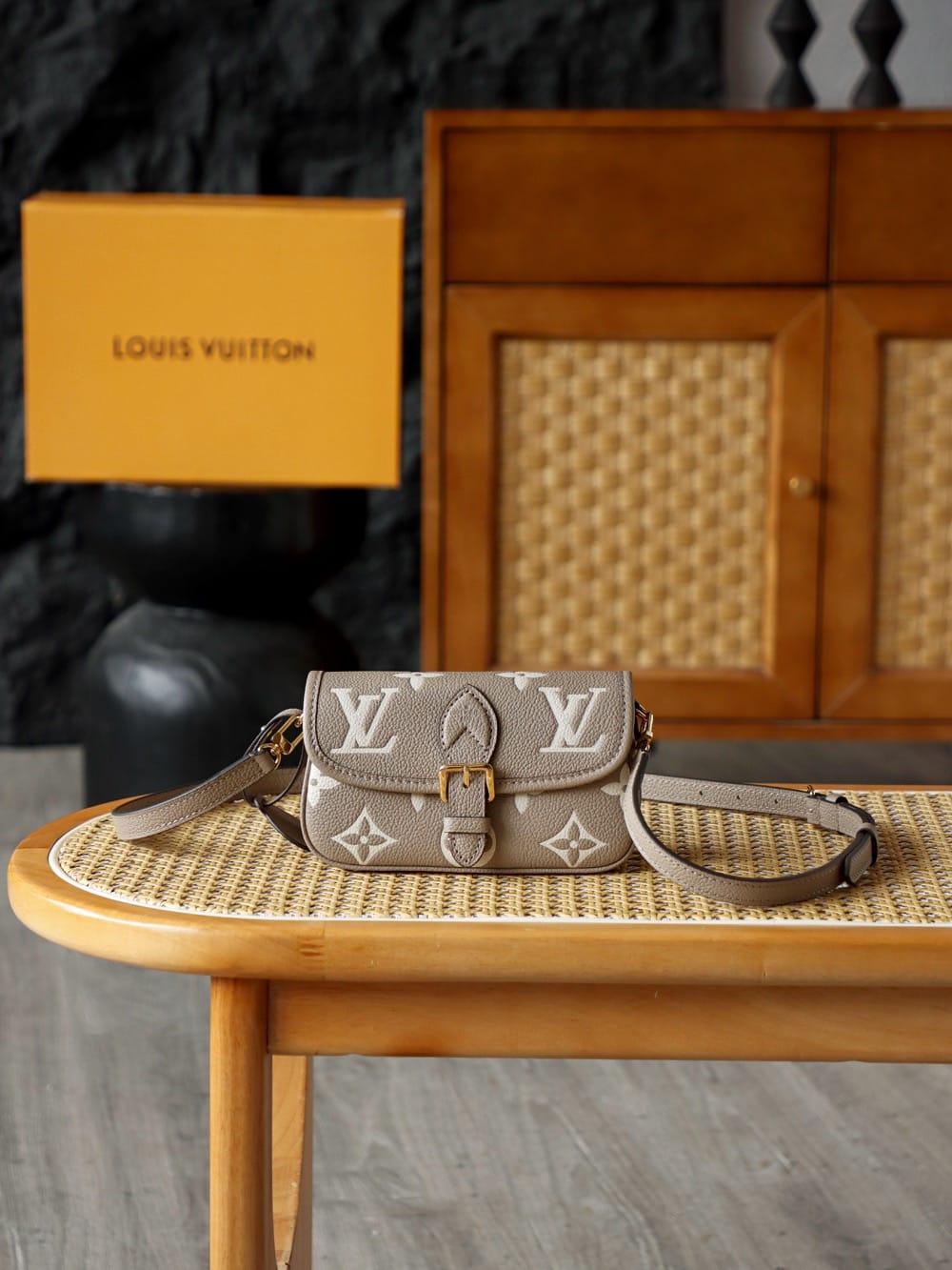Diane nano Louis Vuitton M83300