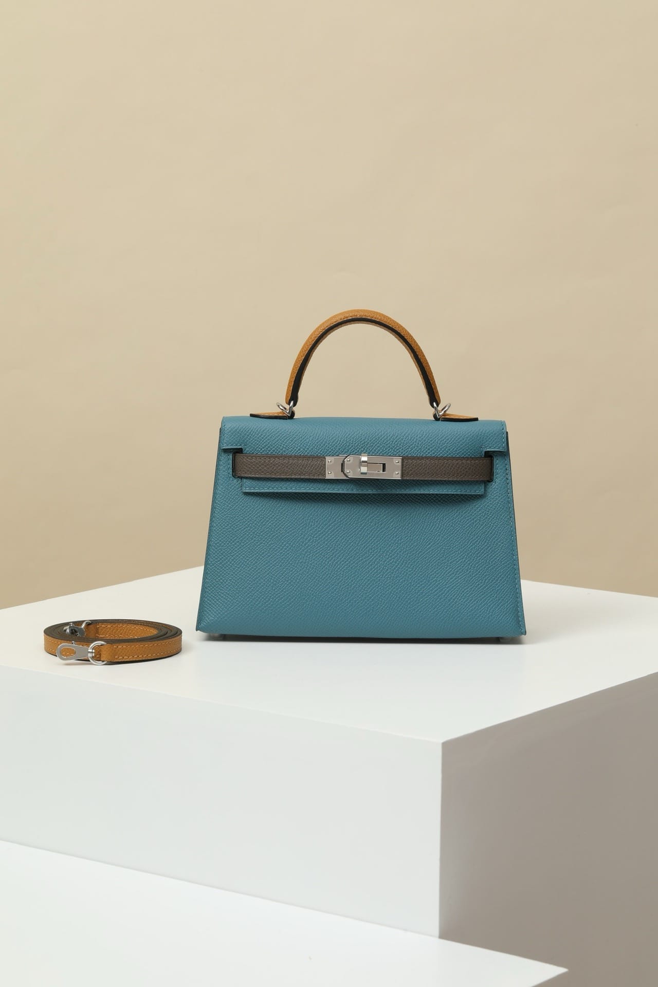 Kelly 19 Hermes Epsom D2/2S/8F Silver