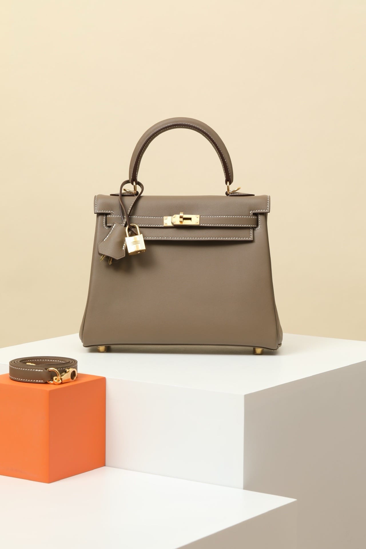 Kelly Hermes Swift CK18 gold