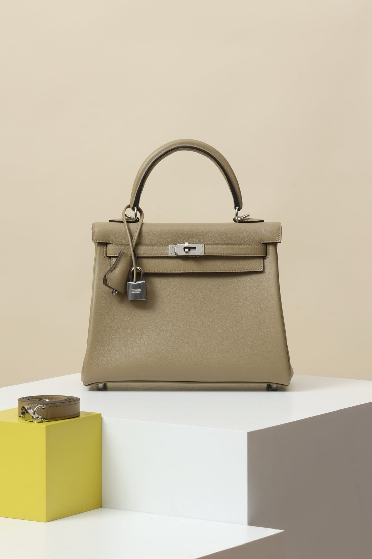 Kelly Hermes Swift Q8 silver