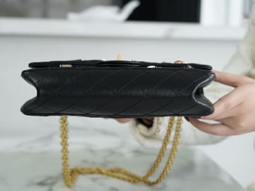 2.55 24cm Chanel 37586.3
