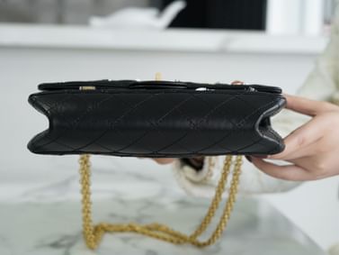 2.55 24cm Chanel 37586.3