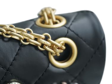 2.55 24cm Chanel 37586.3