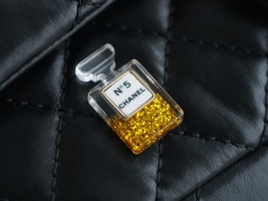 2.55 24cm Chanel 37586.3