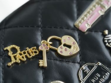 2.55 24cm Chanel 37586.3