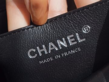 2.55 20cm Chanel 37586.4