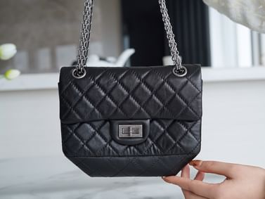 2.55 20cm Chanel 37586.4