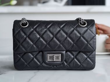 2.55 20cm Chanel 37586.4