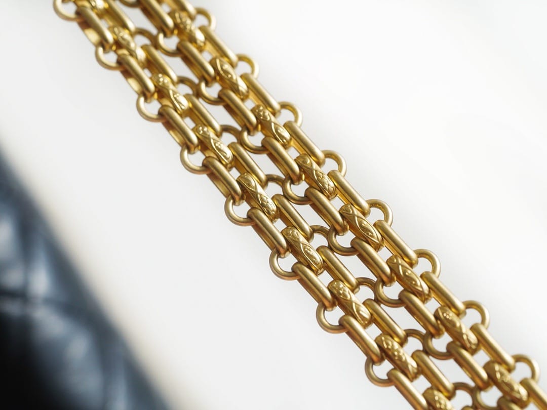 2.55 20cm Chanel 37586.5