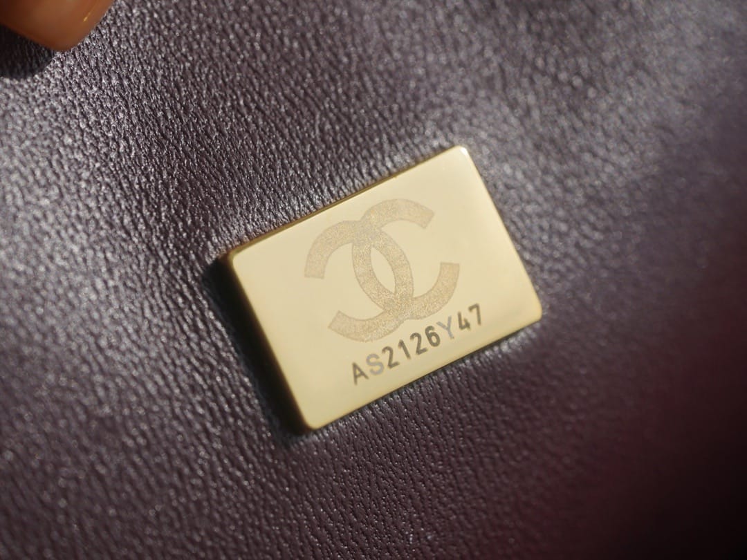 2.55 28cm Chanel 37586.6