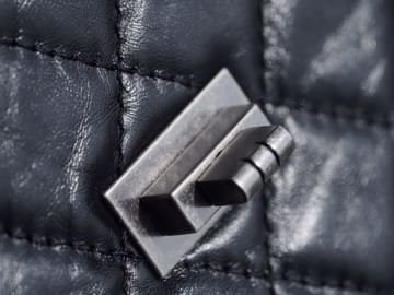 2.55 28cm Chanel 37586.7