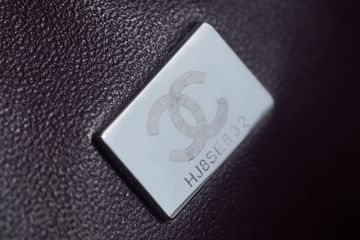 2.55 28cm Chanel 37586.7