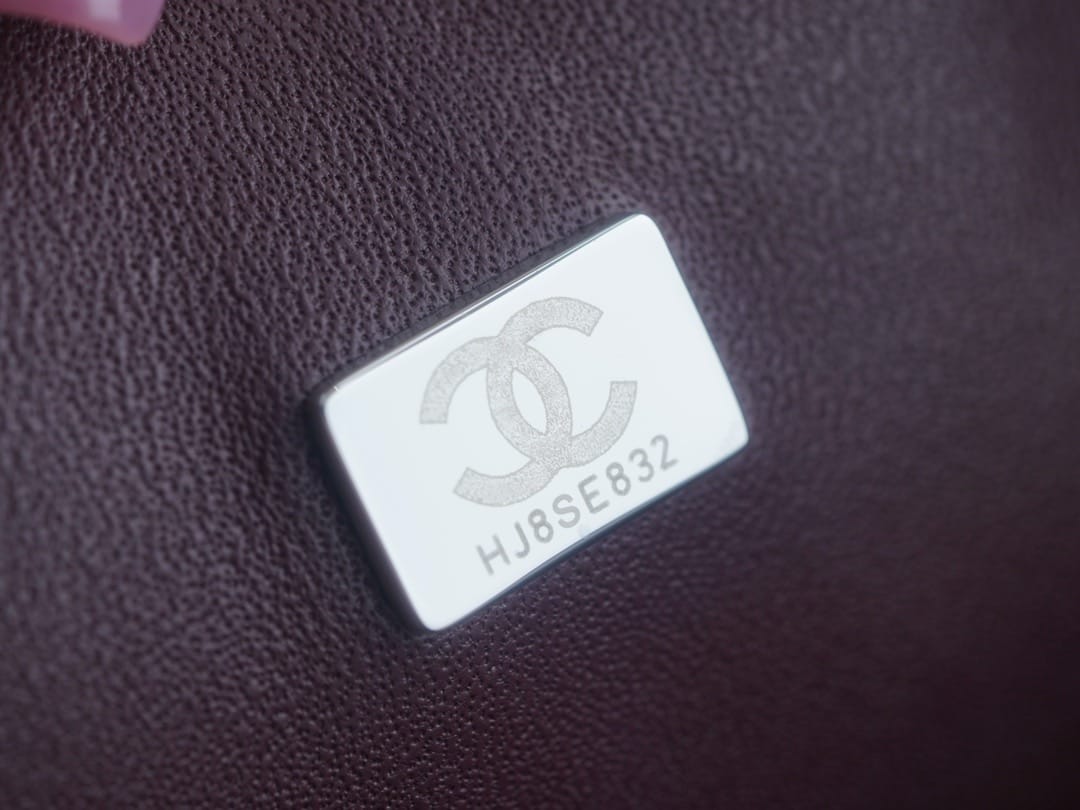 2.55 28cm Chanel 37586.8