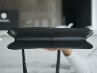 2.55 28cm Chanel 37586.8