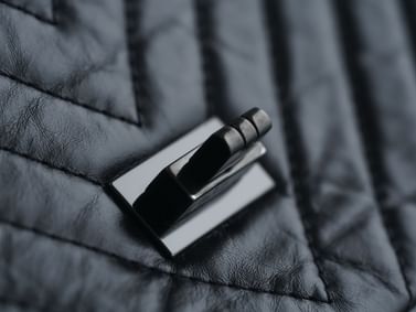 2.55 28cm Chanel 37586.8