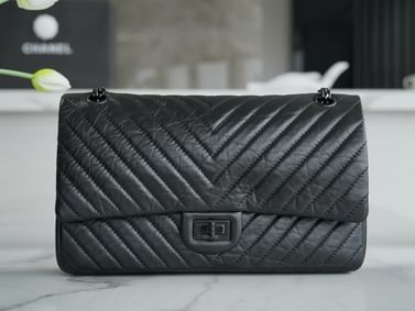2.55 28cm Chanel 37586.8